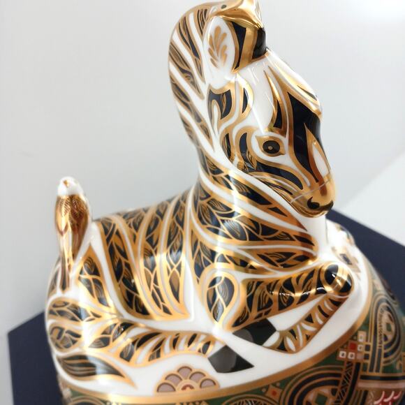 Royal Crown Derby Collection Zebra English Bone China LIX Figurine Paperweight - Picture 3 of 11
